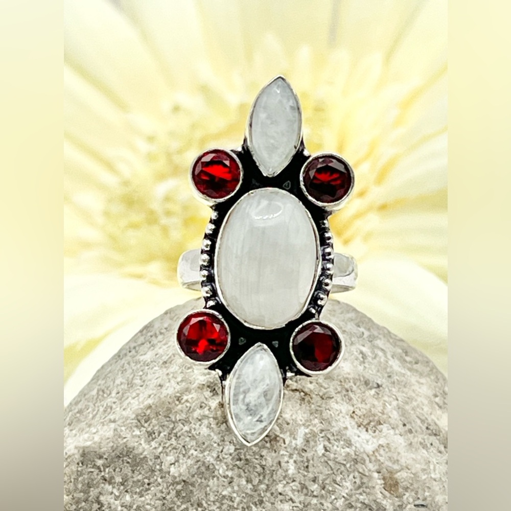 SALE- MOONSTONE/GARNET RING - Picture 12 of 14